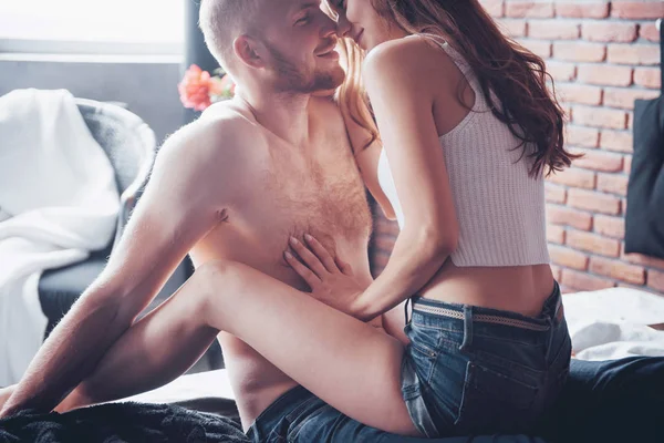 Young Couple Boyfriend Girlfriend Who Enjoy Each Other Lying Bed — Stock Photo, Image