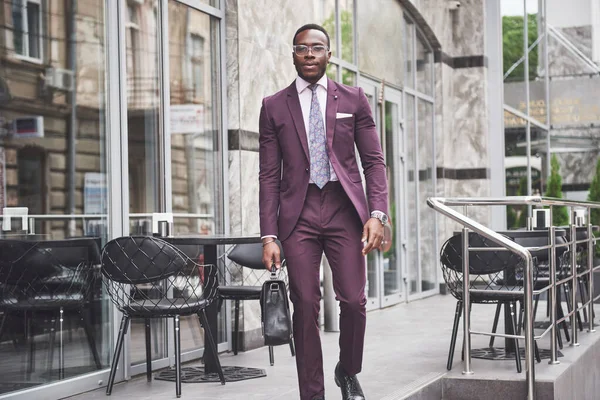 Portrait Young Beautiful African American Businessman Briefcase — Stock Photo, Image