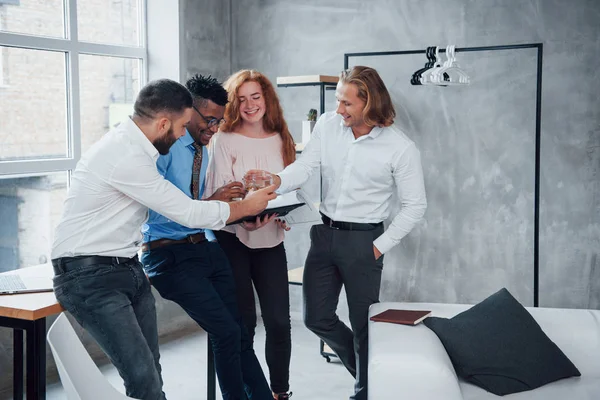 Tost Para Éxito Hermosa Gente Negocios Aman Trabajo Shairs Sus — Foto de Stock