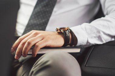 Business Hand Notlar Araba Koltuğu. Toplantıya hazırlanılıyor.