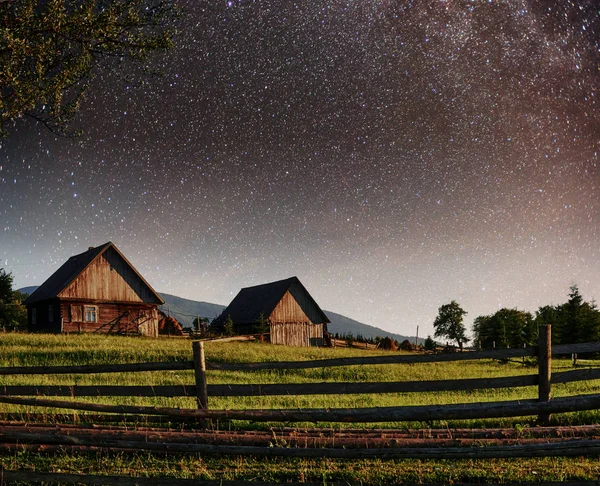 Fantastic Starry Sky Stacks Traditional Mountain Villages Carpathians Ukraine — Stock Photo, Image