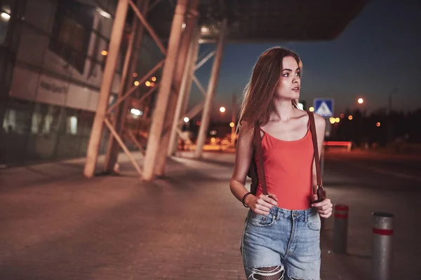 Young Beautiful Girl Backpack Her Shoulders Stands Street Airport Railway — 스톡 사진