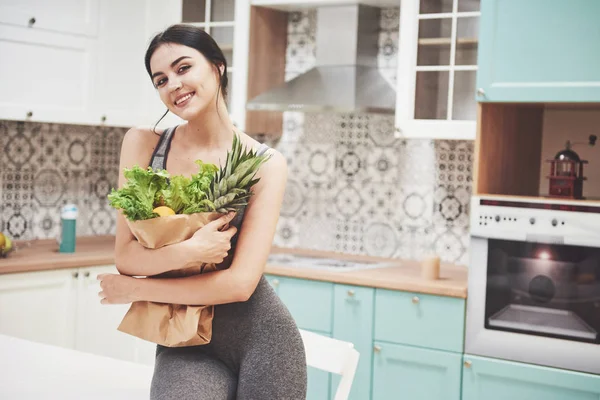 Beautiful Woman Healthy Food Fruit Kitchen — 스톡 사진