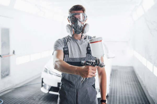 Процедура покраски автомобиля в сервисном центре