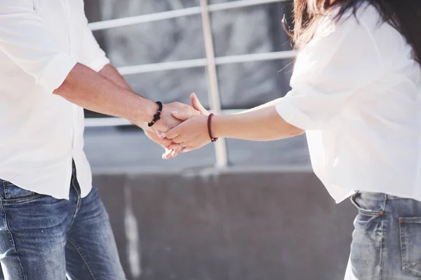 Beautiful Happy Couple Hugging City Street Lifestyle Concept Love Romance — Stock Photo, Image