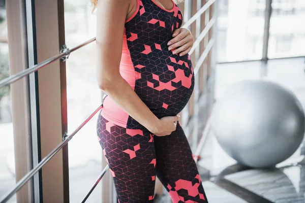 Het Concept Van Een Zwangere Vrouw Sport Fitness Leidt Een — Stockfoto