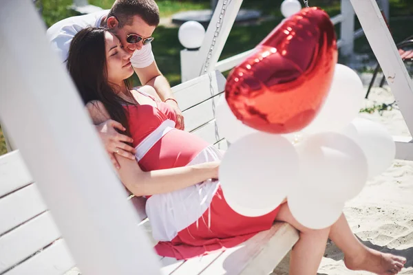 Waiting Baby Pregnant Woman Beloved Husband Sit Bench Husband Hand — Stock Photo, Image