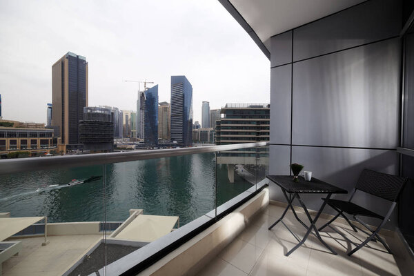 балкон в небоскрёбе Дубая
