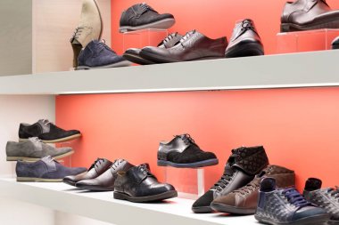 İç modern Avrupa alışveriş Ayakkabı mağazası