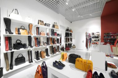 İç modern Avrupa alışveriş Ayakkabı mağazası