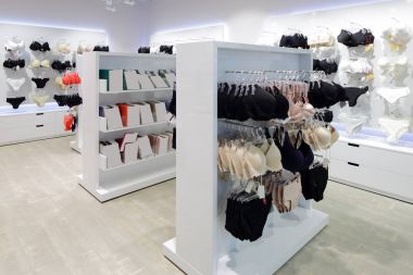 iç parlak iç giyim mağazası