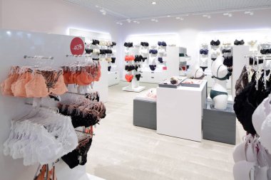 iç parlak iç giyim mağazası