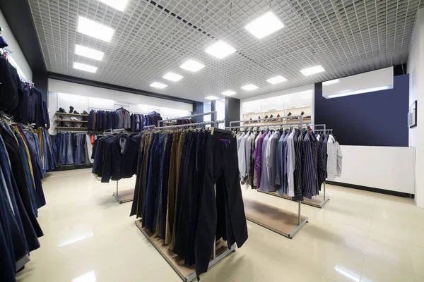 Nuevo interior de la tienda de tela — Foto de Stock