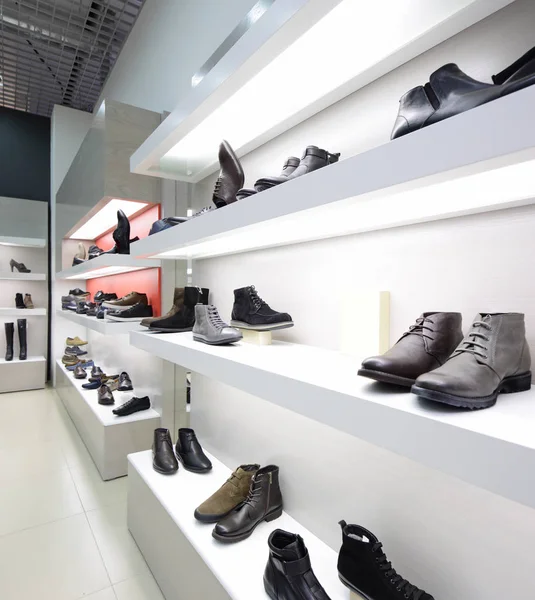 Belső tér modern európai Mall cipőbolt — Stock Fotó