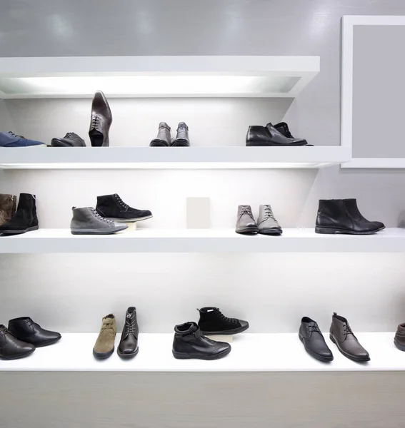 現代ヨーロッパのモールの靴屋のインテリア — ストック写真