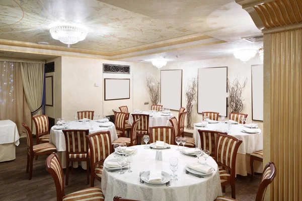 Europäisches Restaurant in hellen Farben — Stockfoto