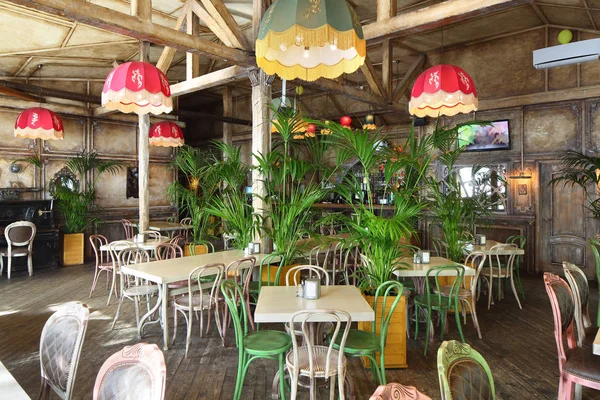 Parlak renklerde Avrupa Restoran — Stok fotoğraf