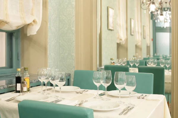 उज्ज्वल रंग युरोपियन रेस्टॉरंट — स्टॉक फोटो, इमेज