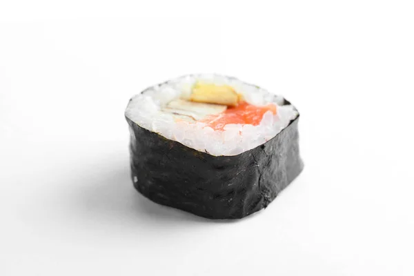 Jeden pokoj sushi na bílém pozadí — Stock fotografie