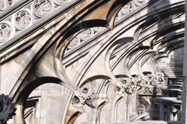 Doumo milan heykelleri Gotik tarzı