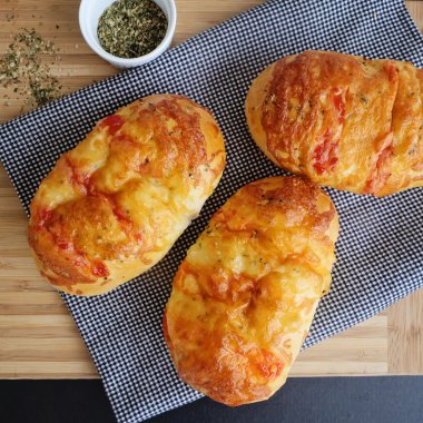 Taze pişmiş et ekmek