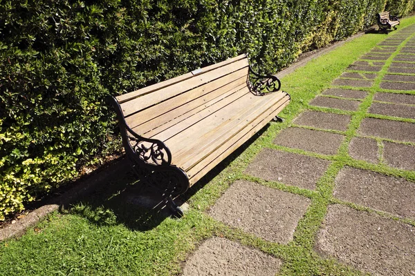 Old wooden bench — Stock Photo, Image