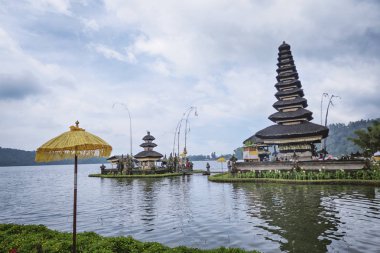 ULUN Danu Bratan Hinduizm Tapınağı
