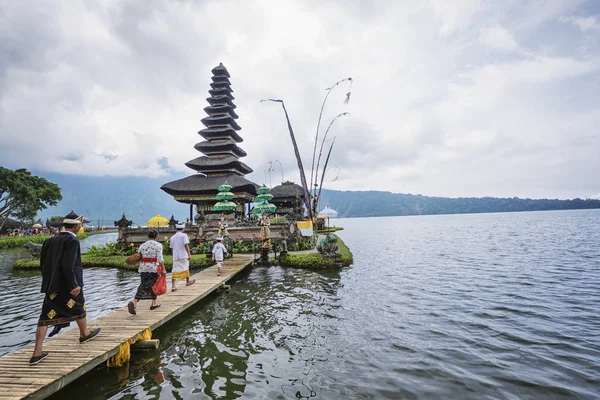 ULUN Danu Bratan Hinduizm Tapınağı