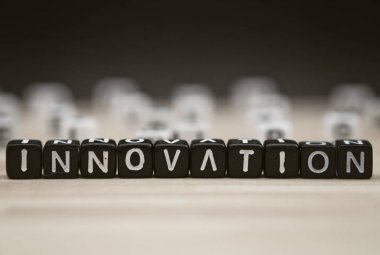 Yenilik tarafından alfabe boncuk