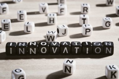 Yenilik tarafından alfabe boncuk