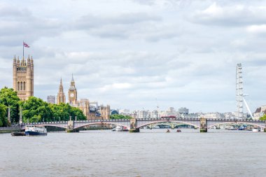 Big Ben, Westminster Bridge, nehir kenarında görünüm Thames Nehri tarafından