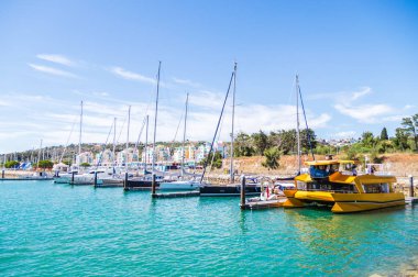 Parlak Porto de görünümünü Abrigo de Albufeira, Albufeira Bay Albufeira, Porto de görünümünü Portugalvivid Abrigo de Albufeira, Albufeira Bay Albufeira, Portekiz