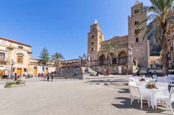 Cefalu Italia Marzo 2019 Gente Caminando Por Calle Alrededor Del — Foto de Stock