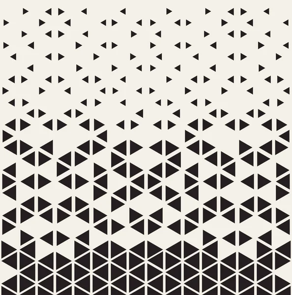 Halftoonpatroon. Geometrische naadloze patroon met driehoeken en halftoon overgang — Stockvector
