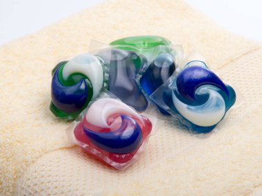 Kumaş veya bez toz yıkama jel kapsül