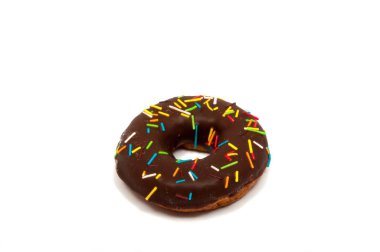 Çikolata özel tatlı çörek üzerinde beyaz izole