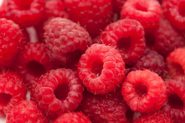 Lezzetli gül ahududu taze yiyecek