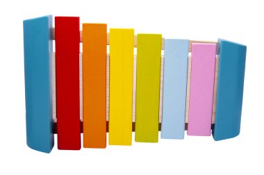 Ahşap ve parlak izole edilmiş çocuklar için çok renkli ksilofon 