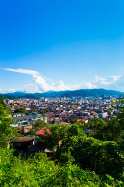 Hida-Takayama Cityscape dağlar görünümü V