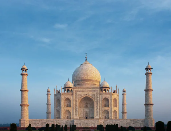 Taj Mahal Centered Sunrise Telephoto Morning Glow — Stock Photo, Image