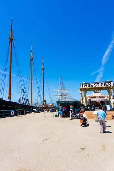 San Francisco Hyde St Pier fartyg dockas entré — Stockfoto