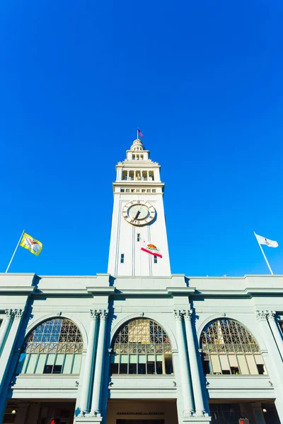 San Francisco feribot Binası Saat Kulesi merkezli — Stok fotoğraf