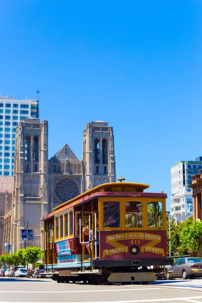 Εστίες Hill Σαν Φρανσίσκο καλώδιο αυτοκινήτων χάριτος καθεδρικών ναών V — Φωτογραφία Αρχείου