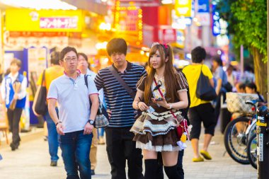 Tokyo Akihabara Fransız hizmetçi kıyafeti Cafe müşteriler