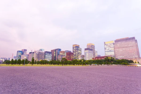 Tokyo Downtown Marunouchi City Skyline skymning H — Stockfoto