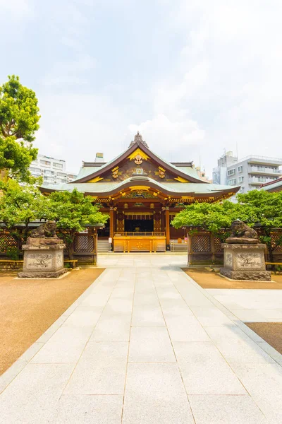 Yushima Tenman-Gu Shrine передній вхід в центрі V — стокове фото