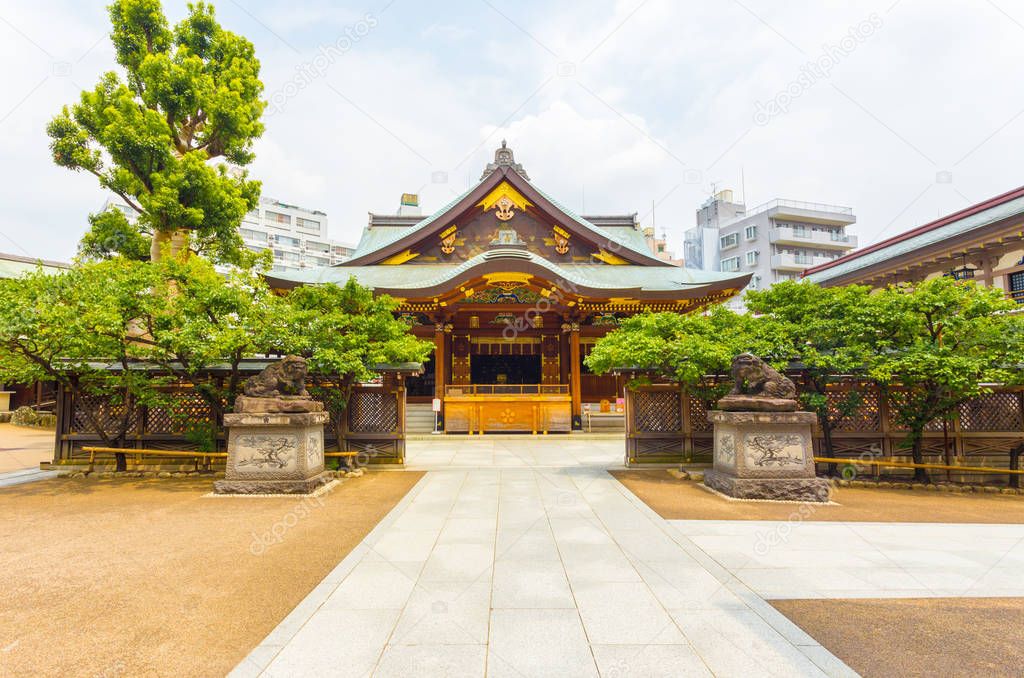 Yushima Tenman-Gu Shrine Front Entrance Centered H