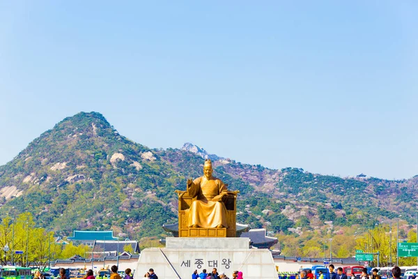 Статуя Сэ Чжон Дэ в центре Сеула — стоковое фото