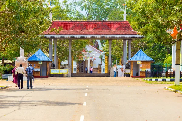 Anuradhapura Sri Maha Bodhi Porta d'ingresso della strada H — Foto Stock