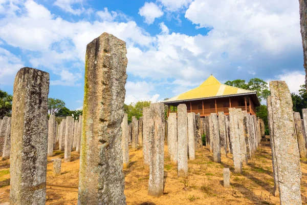 Anuradhapura brutale paleis stenen zuilen schuine H — Stockfoto